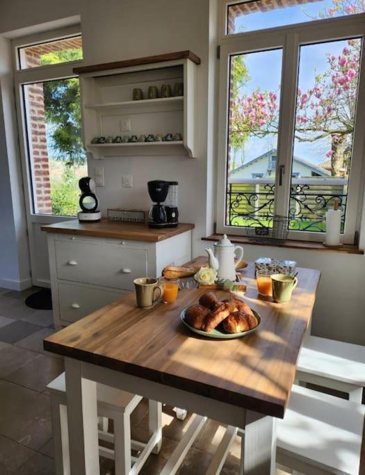 Manoir Aux Roses, 15 Personnes Avec Villa *